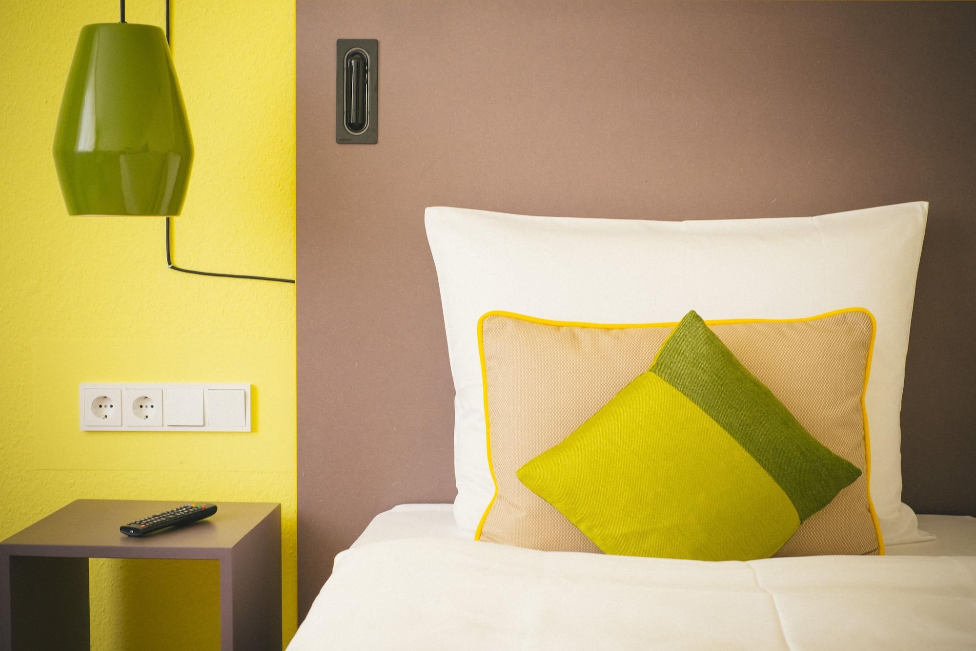 Vienna House Easy By Wyndham Guenzburg Hotel Exterior foto