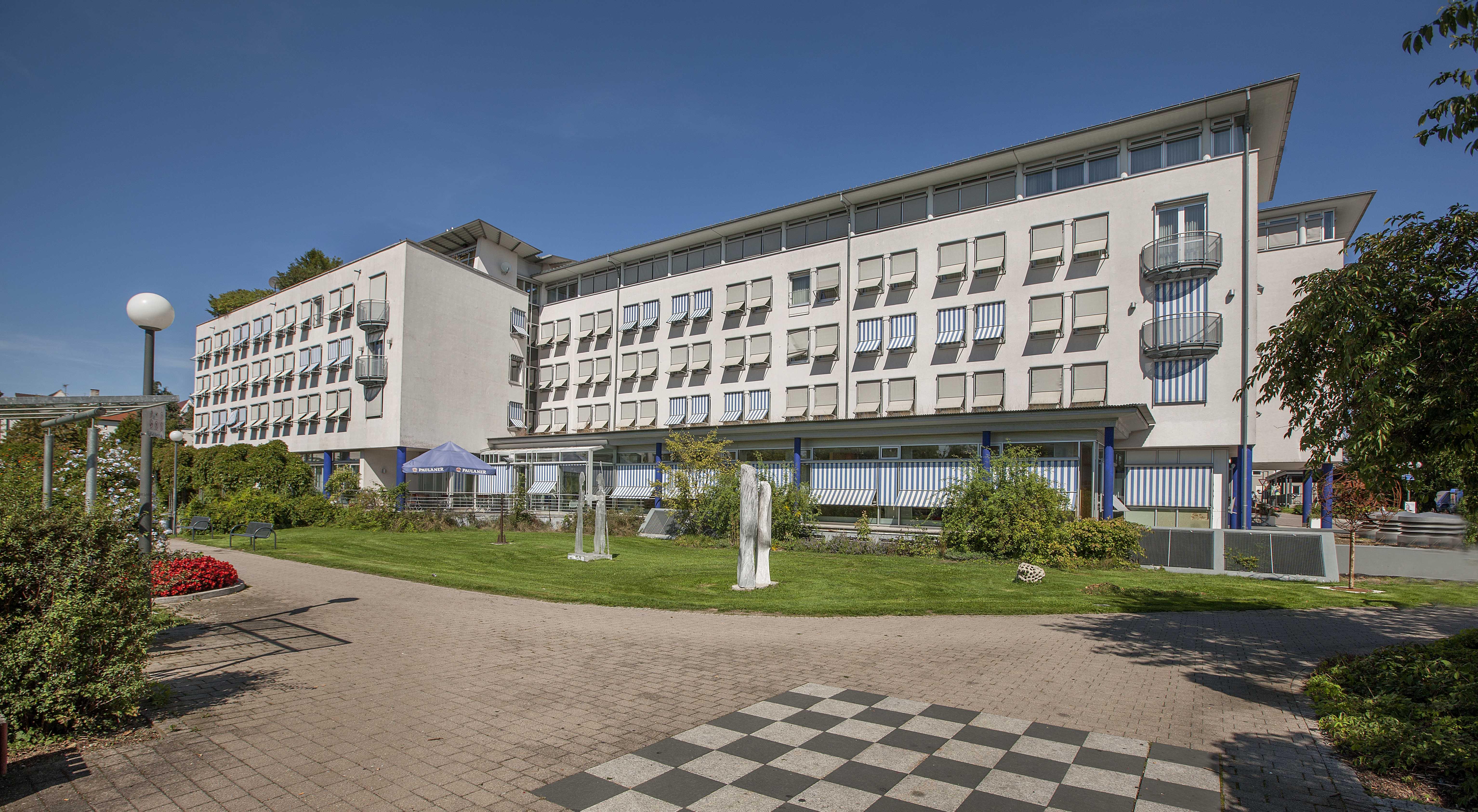 Vienna House Easy By Wyndham Guenzburg Hotel Exterior foto