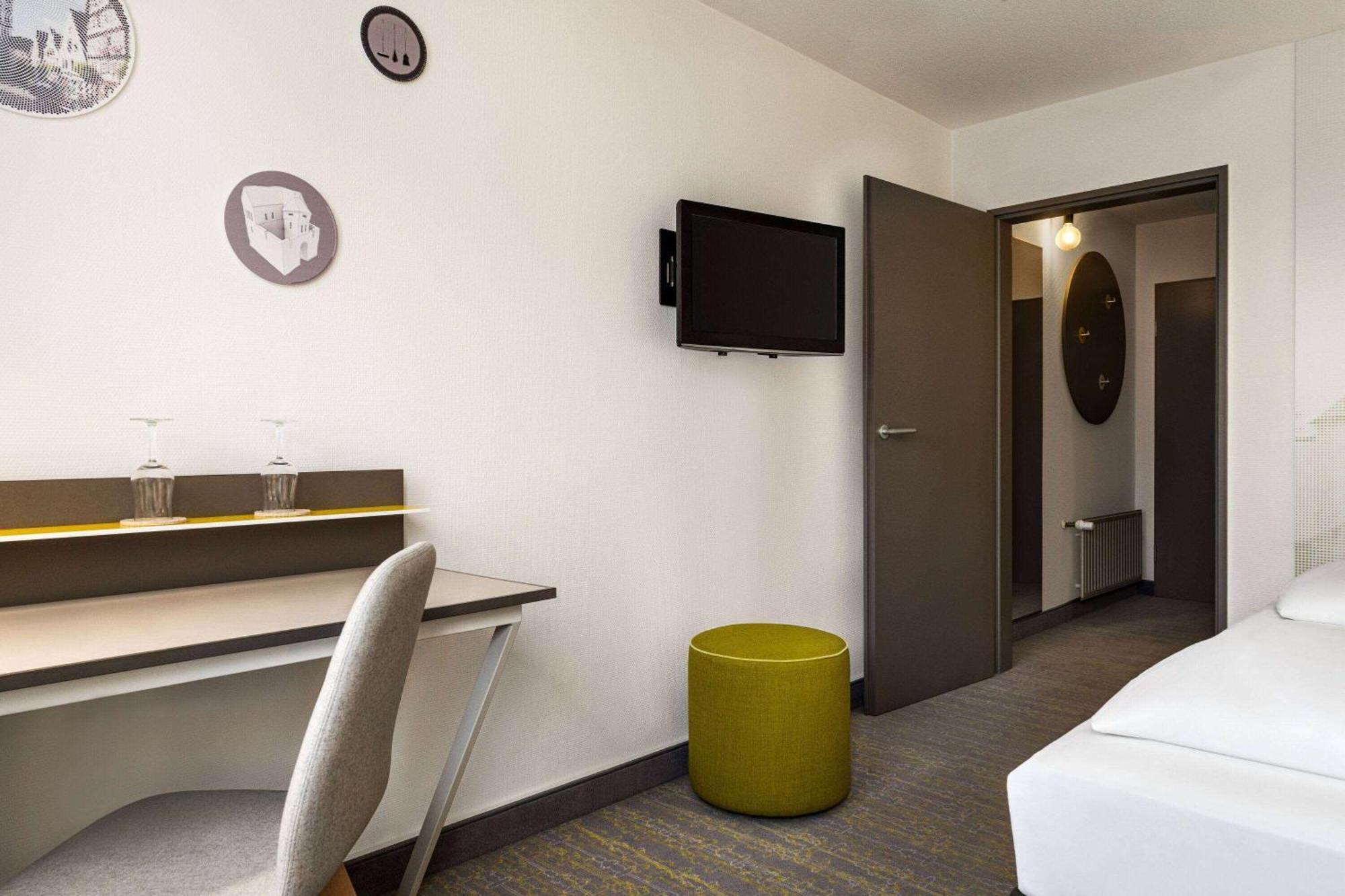 Vienna House Easy By Wyndham Guenzburg Hotel Exterior foto