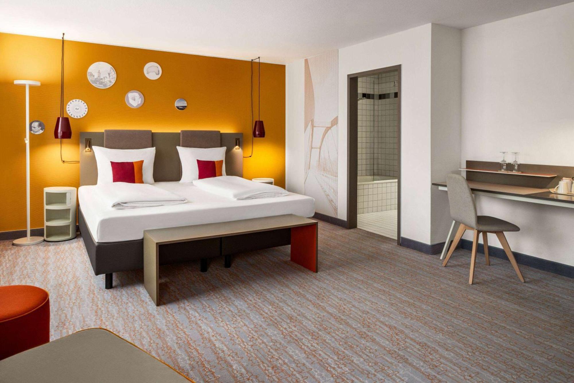 Vienna House Easy By Wyndham Guenzburg Hotel Exterior foto