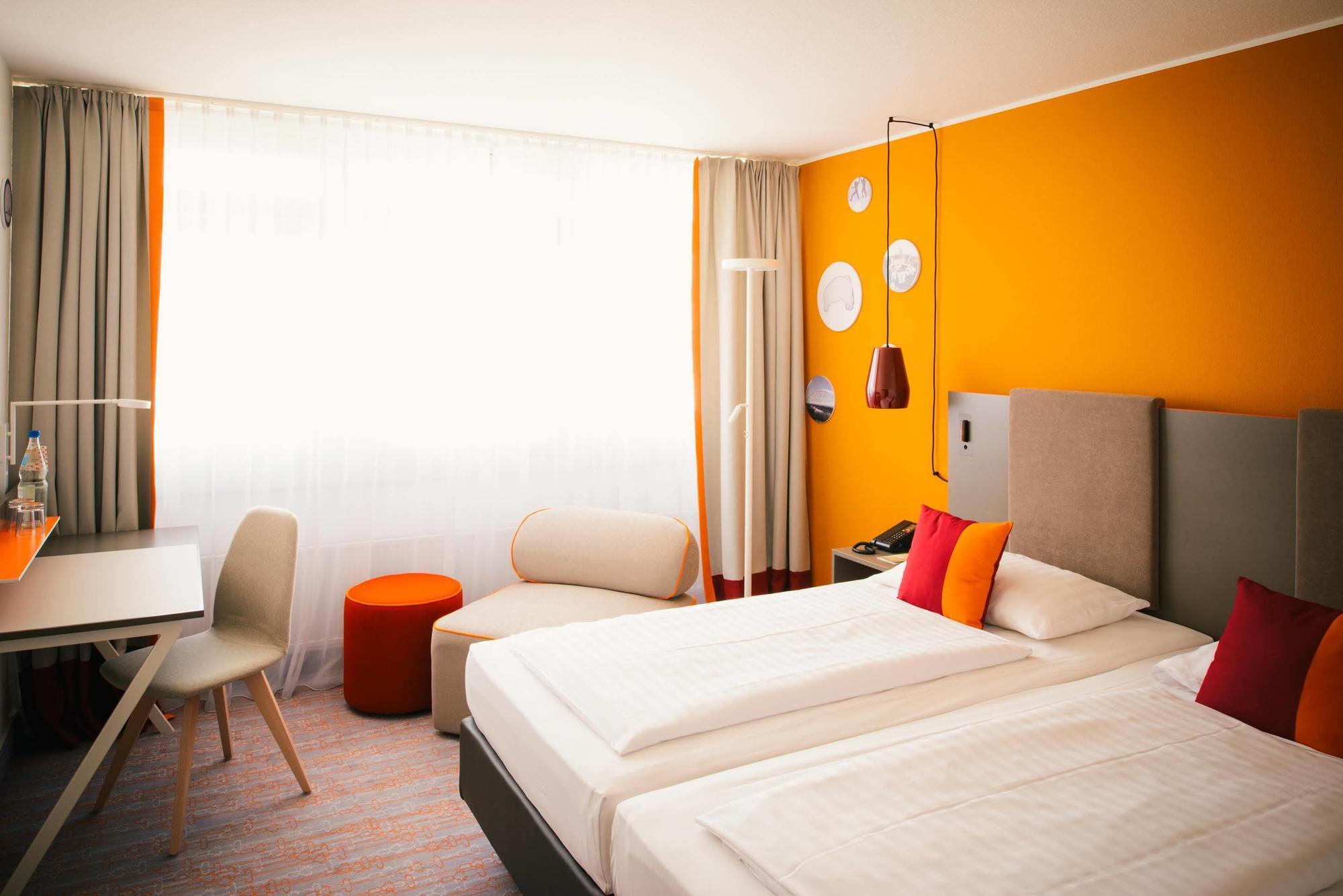Vienna House Easy By Wyndham Guenzburg Hotel Exterior foto